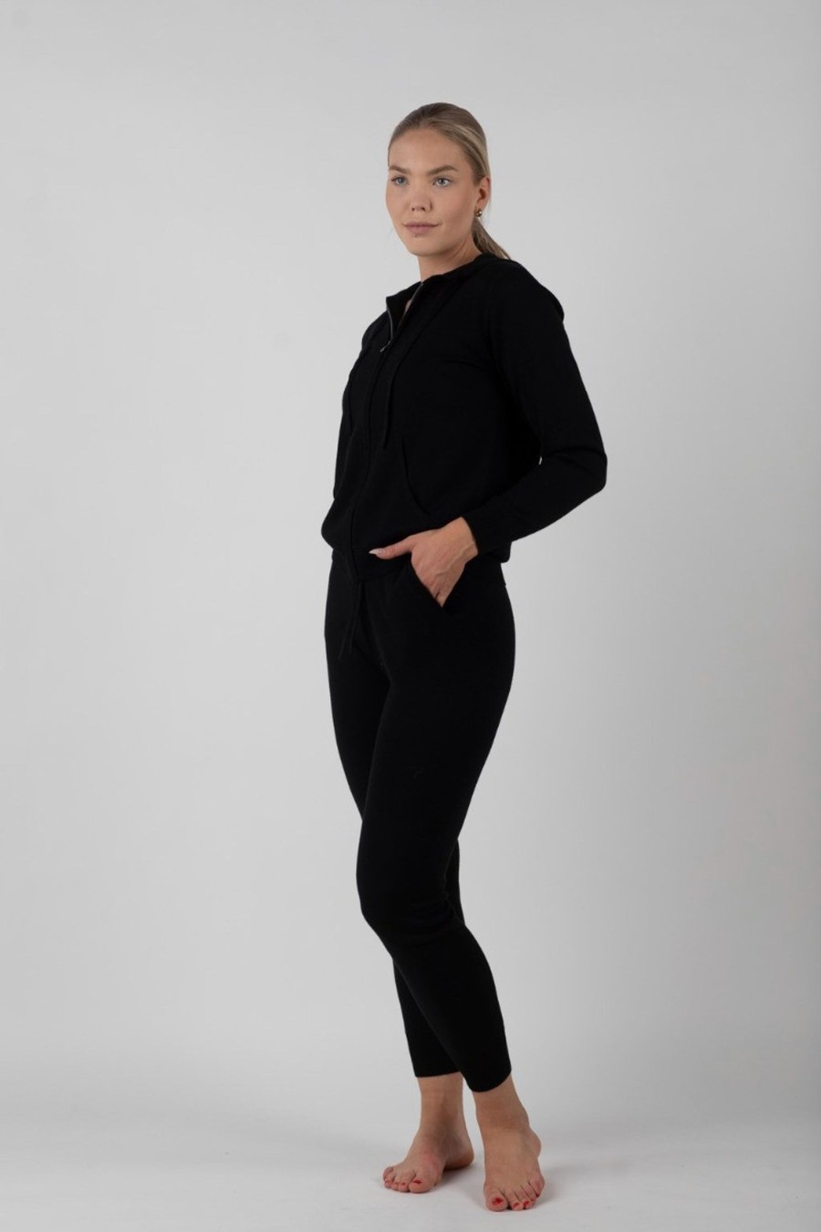 Vaatteet Balmuir | Evita Hoodie, Black